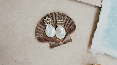 Summer Holiday Shell Trend for 2025 – Style with Pearl Accessories
