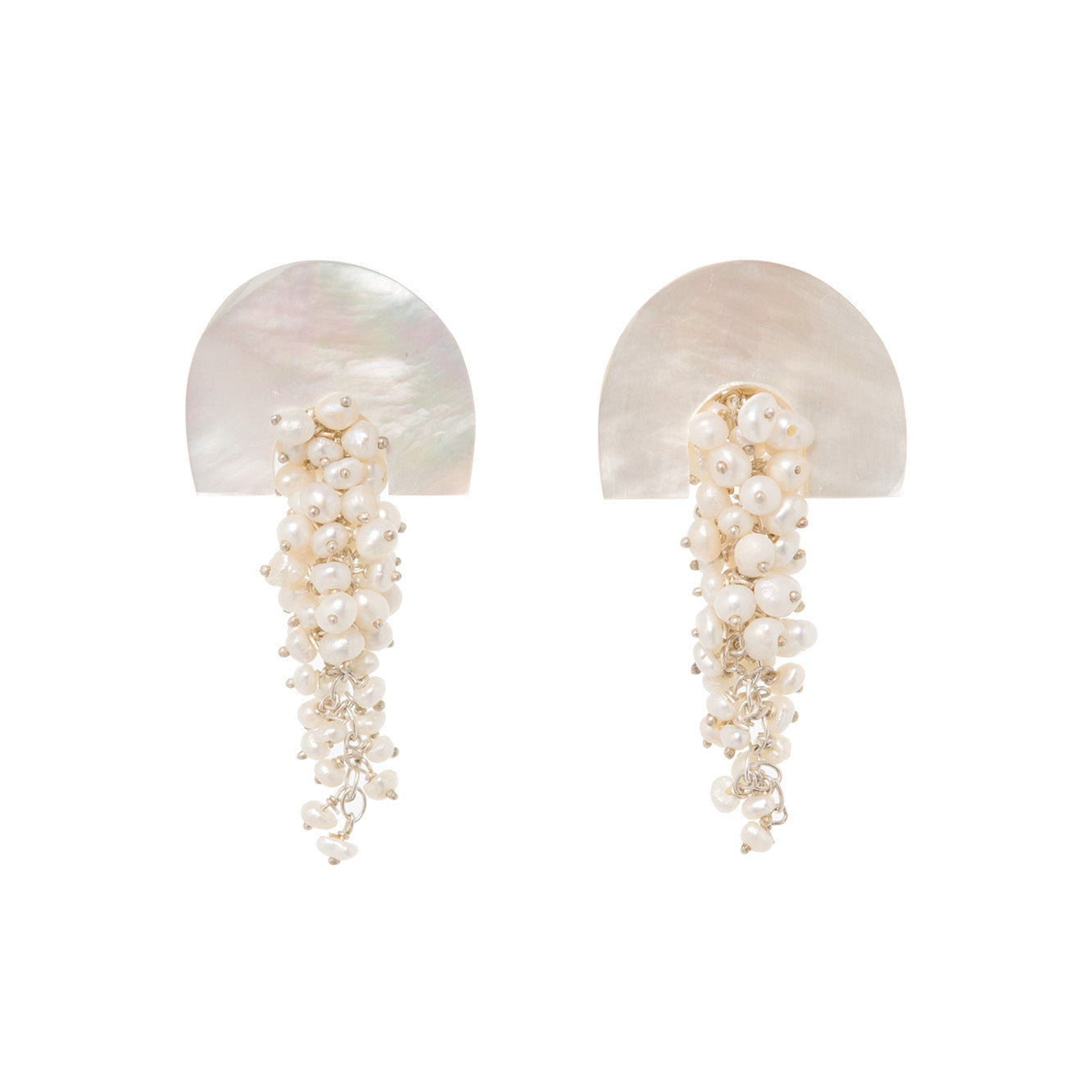 A product shot of 'Hakuro Silver Midi' A sterling silver mother of pearl and seed pearl drop earring - Freya Rose Jewellery